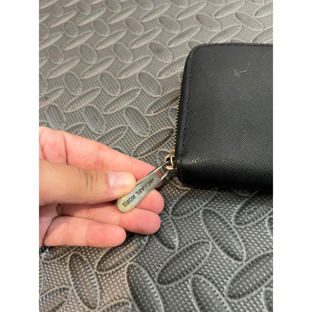 Michael Kors Zip Around Wallet Womens OS Black Saffiano Leather Gold Logo